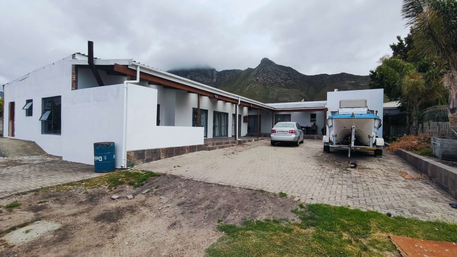 7 Bedroom Property for Sale in Kleinmond Western Cape